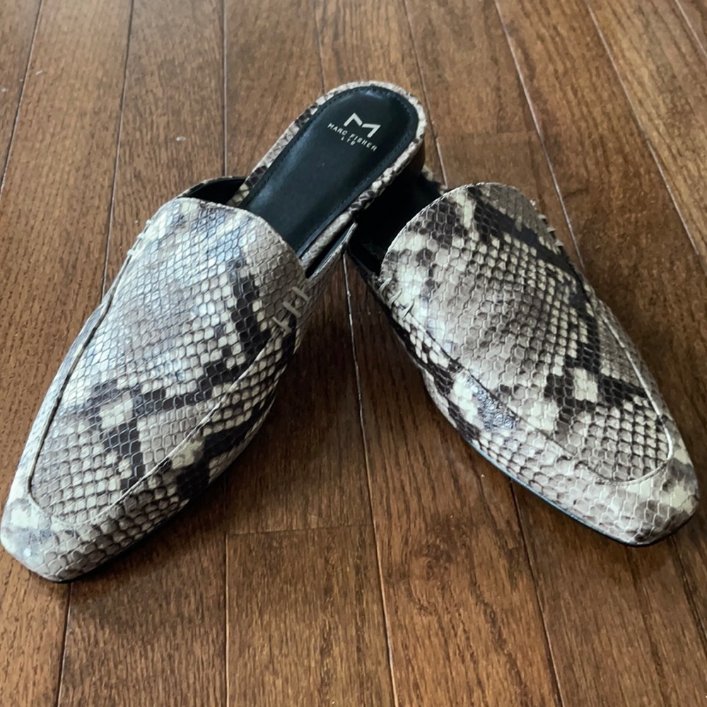 Marc Fisher Black and White Snake Skin Mules - Size 8